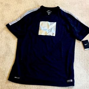 Men’s Dri-fit Nike top